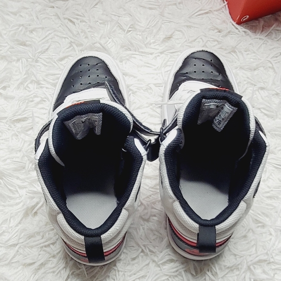 ❤️Boys Court Borough Mid 2 Nikes ❤️ - Picture 7 of 16